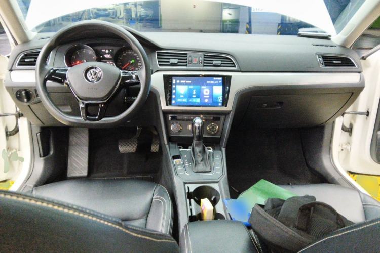 Used Volkswagen Lamando 2015 230TSI DSG Fashion Edition Center Console