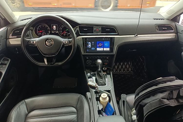 Used Volkswagen Lamando 2015 280TSI DSG Luxury Edition Center Console