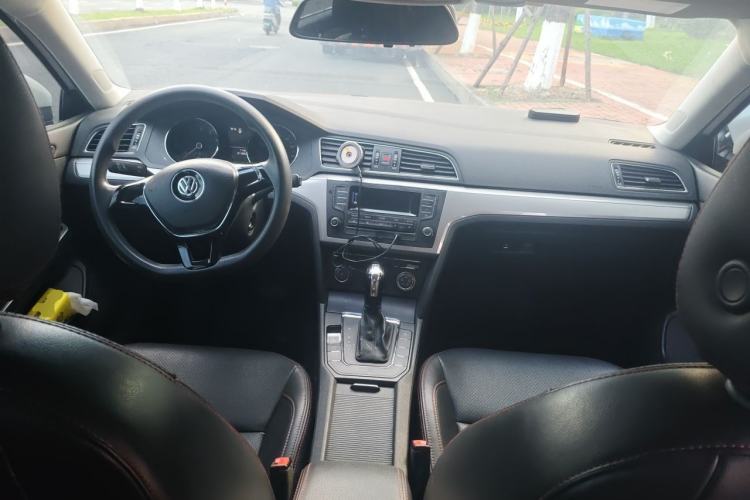 Used Volkswagen Lamando 2015 230TSI DSG Fashion Edition Center Console
