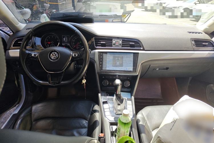 Used Volkswagen Lamando 2015 280TSI DSG Comfort Edition Center Console