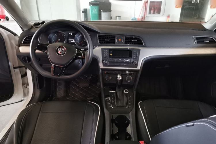 Used Volkswagen Lamando 2015 230TSI DSG Fashion Edition Center Console
