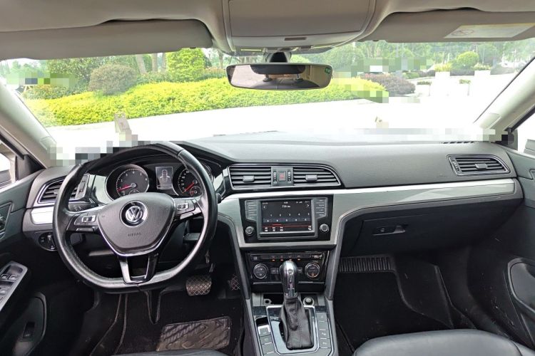 Used Volkswagen Lamando 2015 280TSI DSG Comfort Edition Center Console