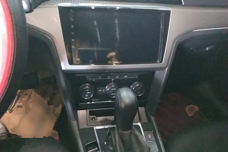 Used Volkswagen Lamando 2015 280TSI DSG Comfort Edition Center Console