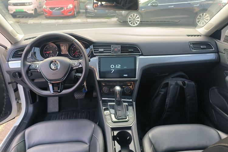 Used Volkswagen Lamando 2015 280TSI DSG Comfort Edition Center Console