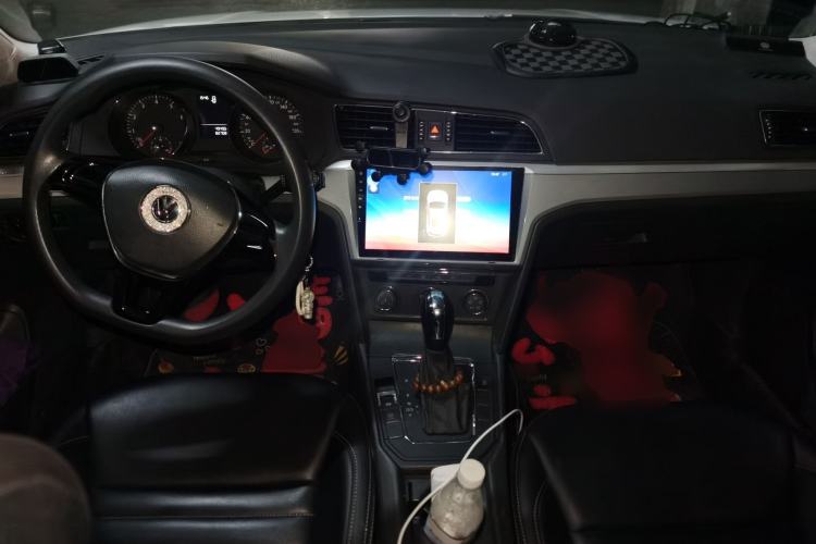 Used Volkswagen Lamando 2015 230TSI DSG Fashion Edition Center Console