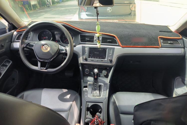 Used Volkswagen Lamando 2015 230TSI DSG Fashion Edition Center Console