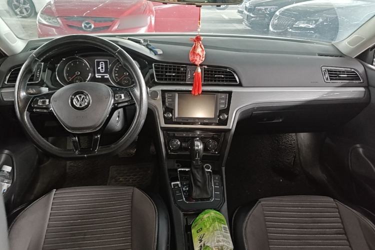 Used Volkswagen Lamando 2015 280TSI DSG Comfort Edition Center Console