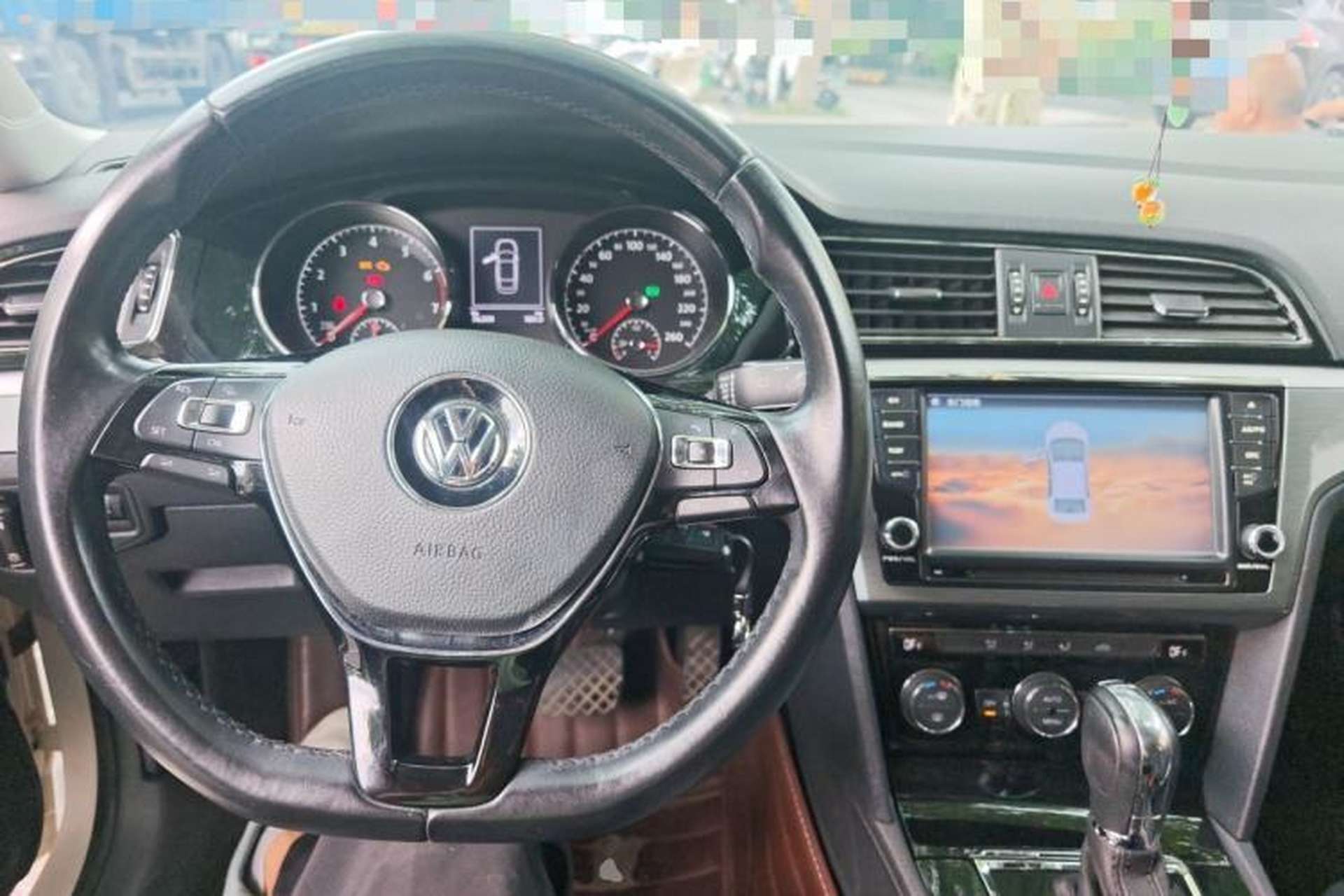 Used Volkswagen Lamando 2015 280TSI DSG Comfort Edition Center Console