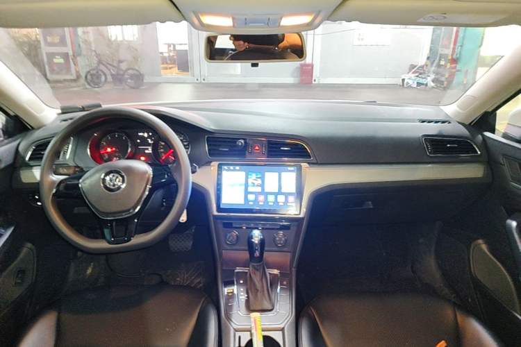 Used Volkswagen Lamando 2015 230TSI DSG Fashion Edition Center Console