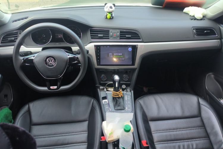 Used Volkswagen Lamando 2015 230TSI DSG Fashion Edition Center Console