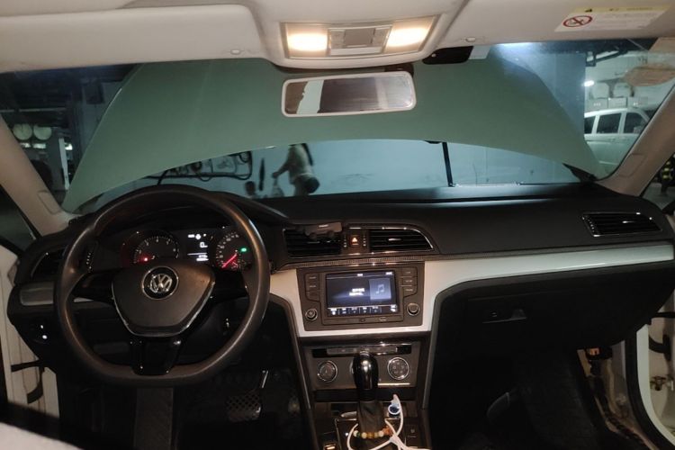 Used Volkswagen Lamando 2015 230TSI DSG Fashion Edition Center Console