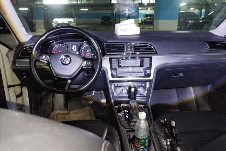 Used Volkswagen Lamando 2015 280TSI DSG Comfort Edition Center Console