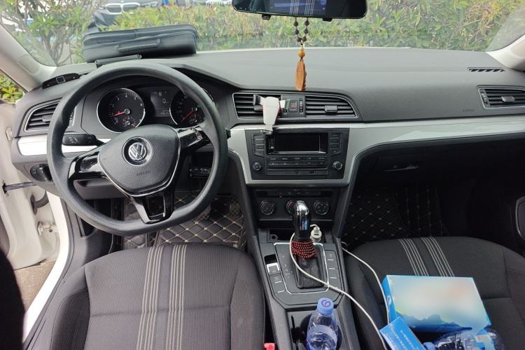 Used Volkswagen Lamando 2015 230TSI DSG Fashion Edition Center Console