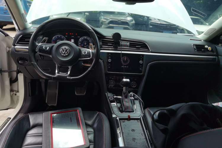 Used Volkswagen Lamando 2015 230TSI DSG Fashion Edition Center Console