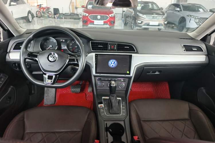Used Volkswagen Lamando 2015 230TSI DSG Fashion Edition Center Console