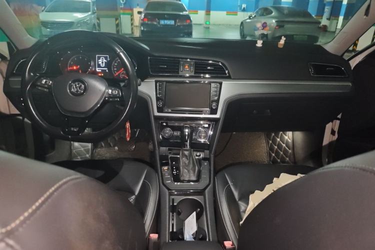 Used Volkswagen Lamando 2015 280TSI DSG Comfort Edition Center Console