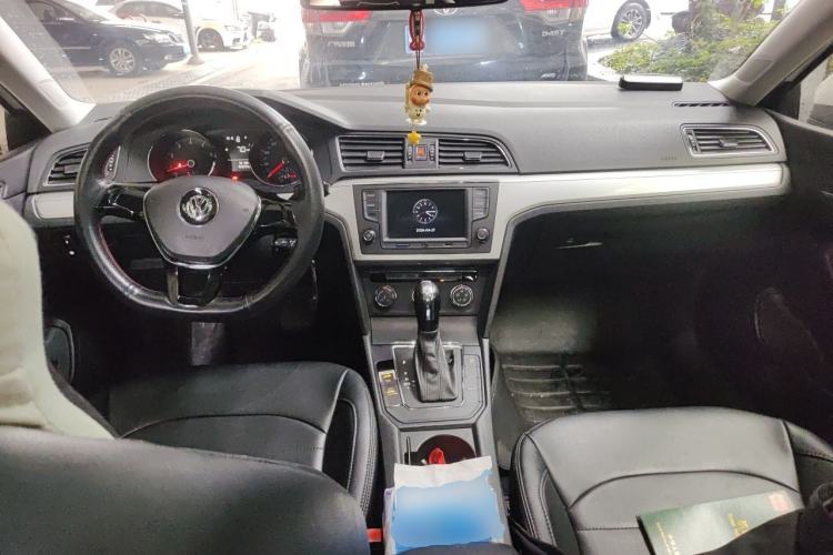 Used Volkswagen Lamando 2015 230TSI DSG Fashion Edition Center Console