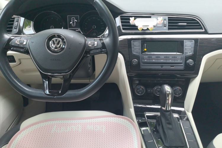 Used Volkswagen Lamando 2015 280TSI DSG Comfort Edition Center Console