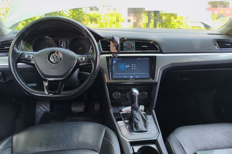 Used Volkswagen Lamando 2015 280TSI DSG Comfort Edition Center Console