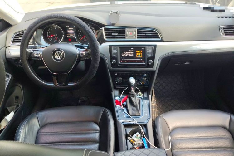 Used Volkswagen Lamando 2015 280TSI DSG Luxury Edition Center Console