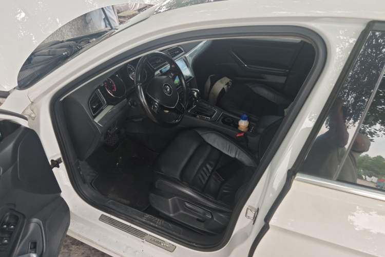 Used Volkswagen Lamando 2015 280TSI DSG Comfort Edition Driver Seat