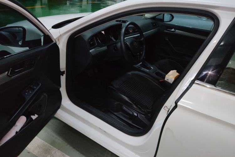 Used Volkswagen Lamando 2015 230TSI DSG Fashion Edition Driver Seat