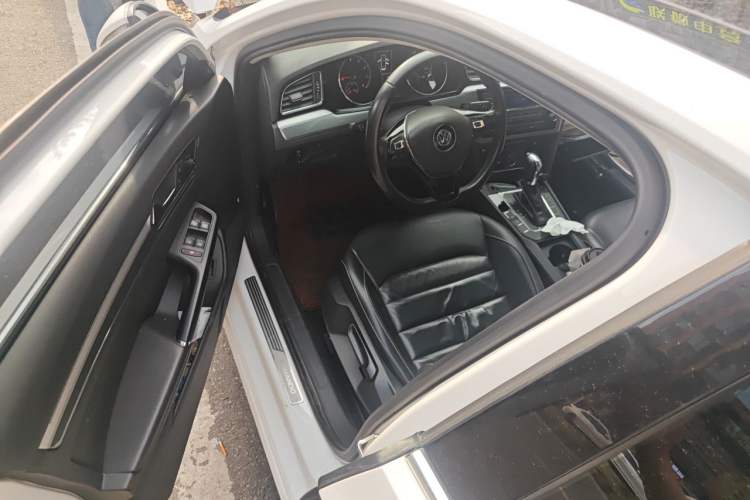 Used Volkswagen Lamando 2015 280TSI DSG Comfort Edition Driver Seat