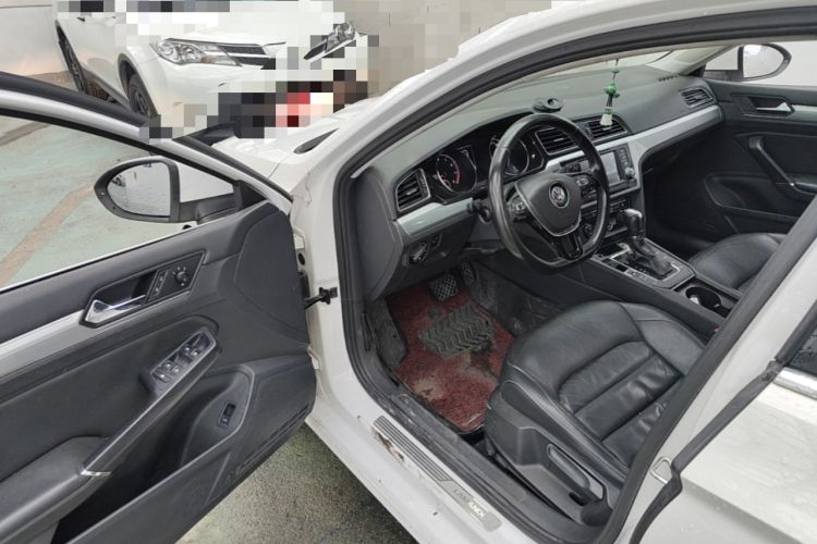Used Volkswagen Lamando 2015 280TSI DSG Comfort Edition Driver Seat
