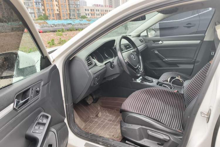 Used Volkswagen Lamando 2015 280TSI DSG Comfort Edition Driver Seat