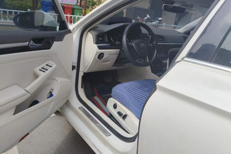 Used Volkswagen Lamando 2015 280TSI DSG Luxury Edition Driver Seat