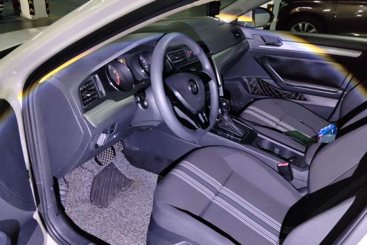Used Volkswagen Lamando 2015 230TSI DSG Fashion Edition Driver Seat