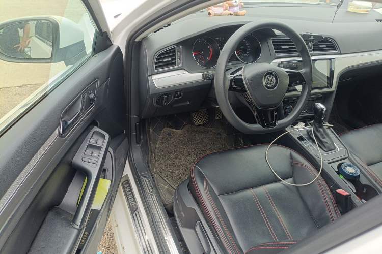 Used Volkswagen Lamando 2015 230TSI DSG Fashion Edition Driver Seat