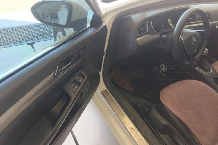 Used Volkswagen Lamando 2015 230TSI DSG Fashion Edition Driver Seat