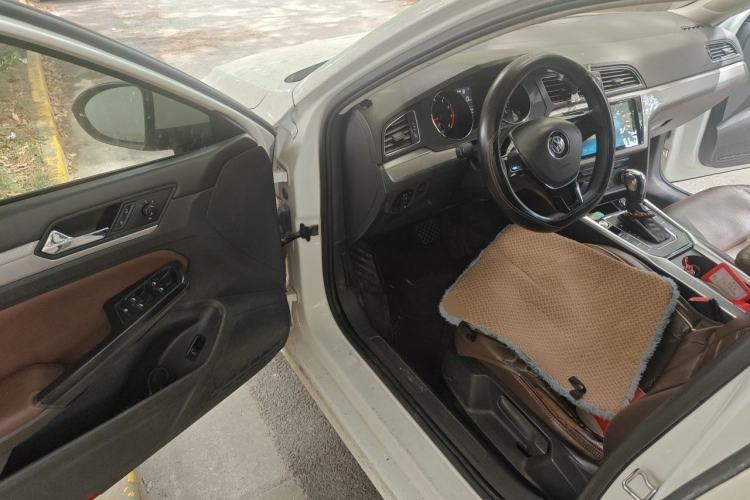 Used Volkswagen Lamando 2015 230TSI DSG Fashion Edition Driver Seat