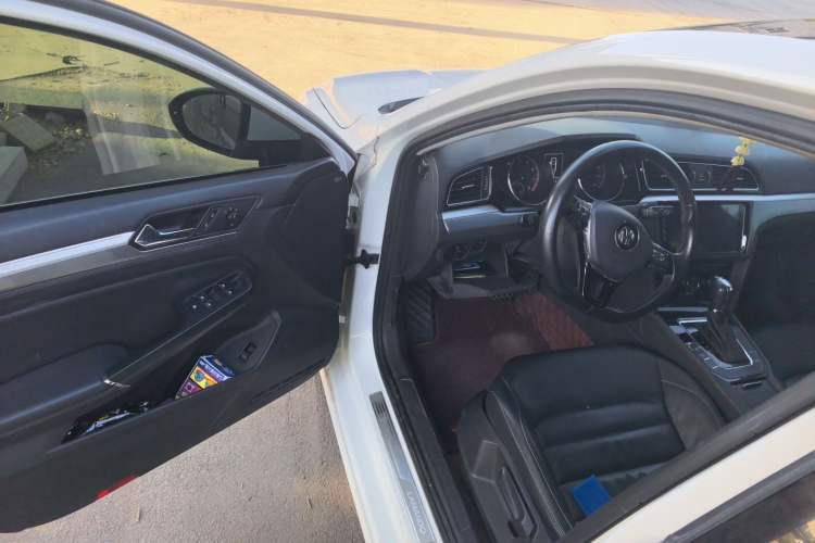 Used Volkswagen Lamando 2015 280TSI DSG Comfort Edition Driver Seat