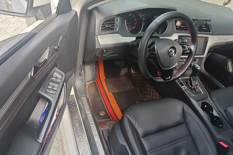 Used Volkswagen Lamando 2015 230TSI DSG Fashion Edition Driver Seat
