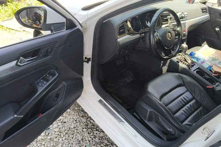 Used Volkswagen Lamando 2015 280TSI DSG Comfort Edition Driver Seat