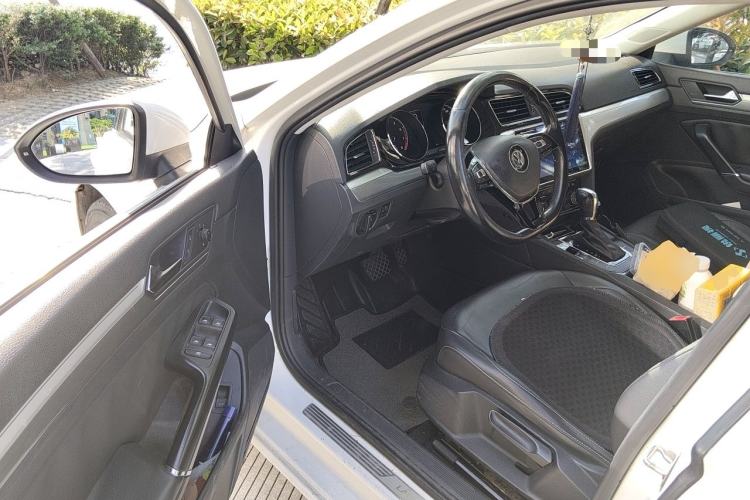 Used Volkswagen Lamando 2015 280TSI DSG Comfort Edition Driver Seat