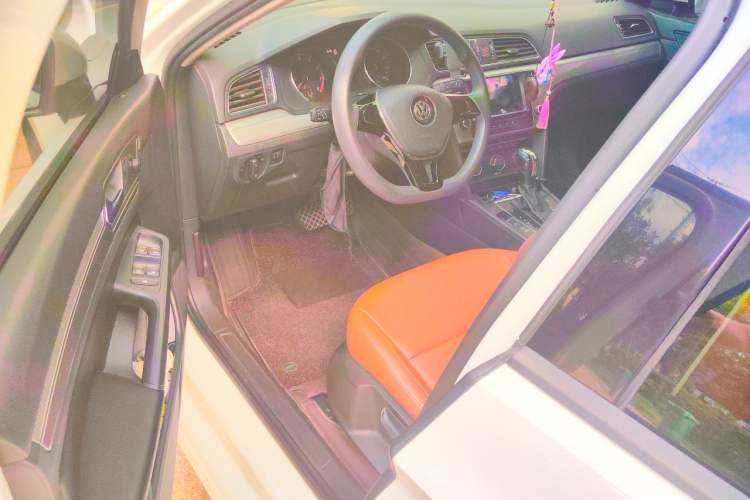 Used Volkswagen Lamando 2015 230TSI DSG Fashion Edition Driver Seat
