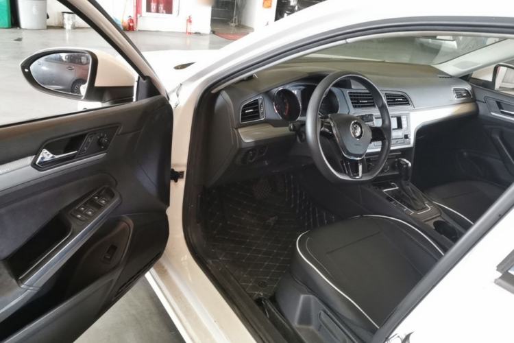 Used Volkswagen Lamando 2015 230TSI DSG Fashion Edition Driver Seat