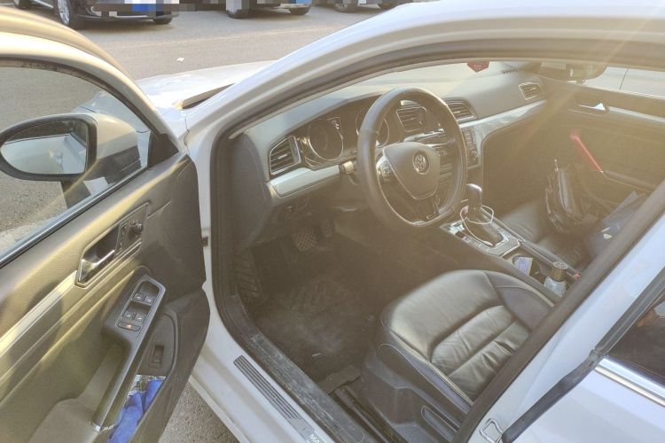 Used Volkswagen Lamando 2015 330TSI DSG Comfort Edition Driver Seat