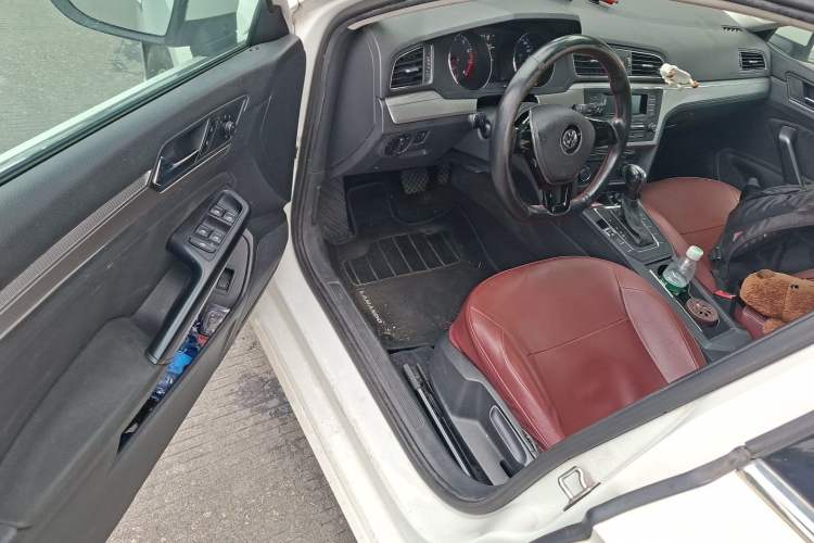 Used Volkswagen Lamando 2015 230TSI DSG Fashion Edition Driver Seat
