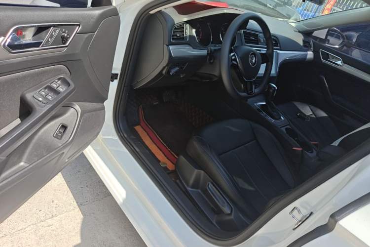 Used Volkswagen Lamando 2015 230TSI DSG Fashion Edition Driver Seat
