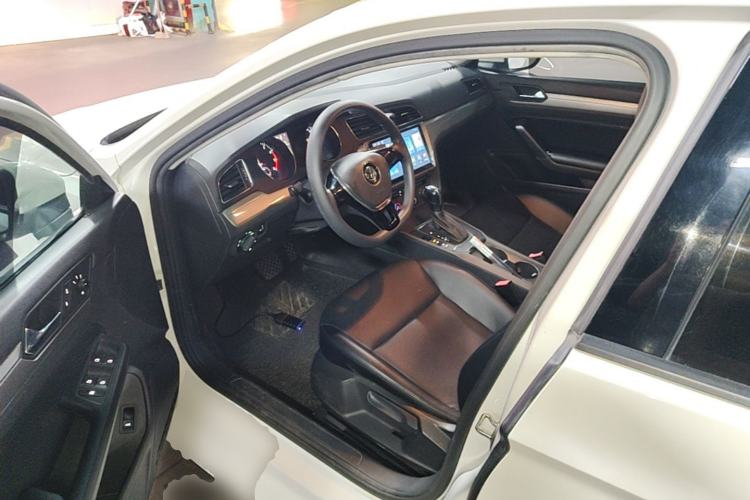 Used Volkswagen Lamando 2015 230TSI DSG Fashion Edition Driver Seat