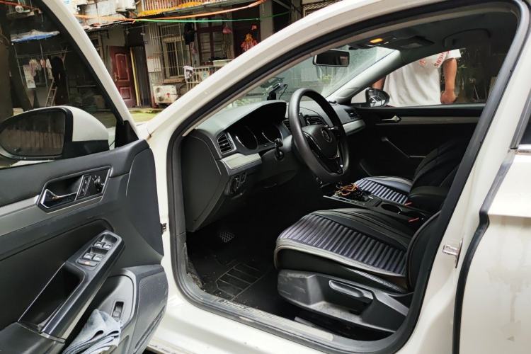 Used Volkswagen Lamando 2015 230TSI DSG Fashion Edition Driver Seat