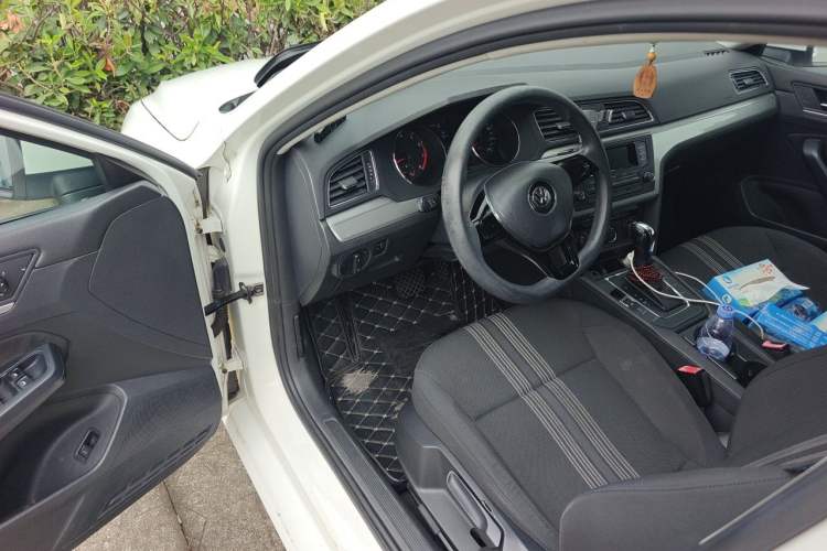 Used Volkswagen Lamando 2015 230TSI DSG Fashion Edition Driver Seat