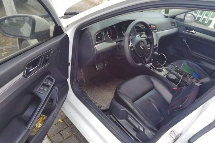 Used Volkswagen Lamando 2015 230TSI DSG Fashion Edition Driver Seat