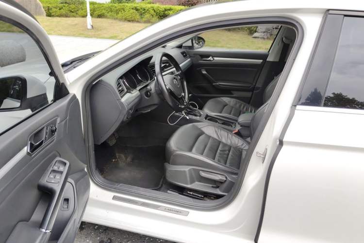 Used Volkswagen Lamando 2015 330TSI DSG Comfort Edition Driver Seat