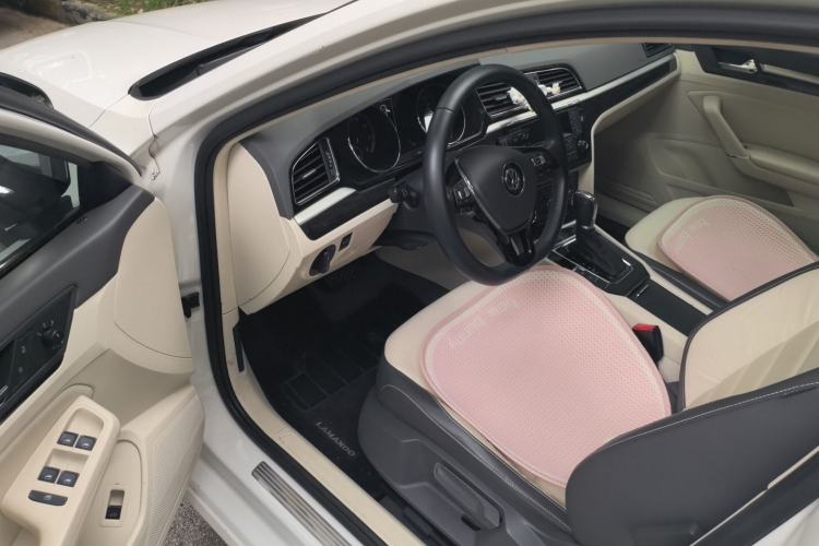 Used Volkswagen Lamando 2015 280TSI DSG Comfort Edition Driver Seat