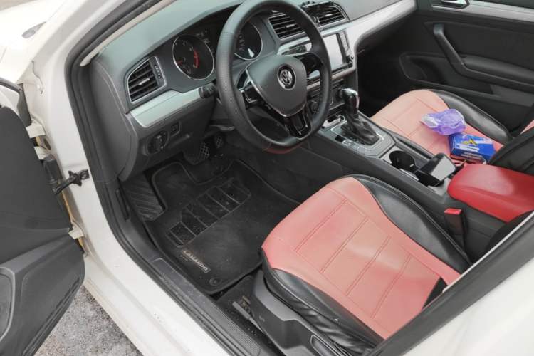 Used Volkswagen Lamando 2015 230TSI DSG Fashion Edition Driver Seat